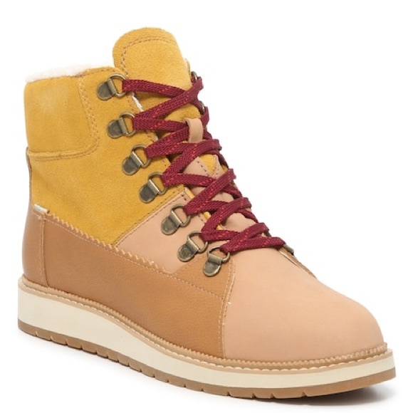 Mesa Faux Fur Lace Up Hiking Boots - Picture 2 of 3